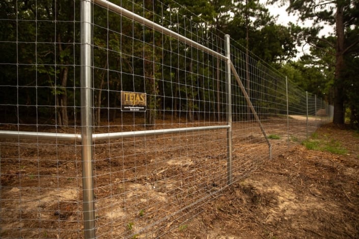 Tejas High Fence